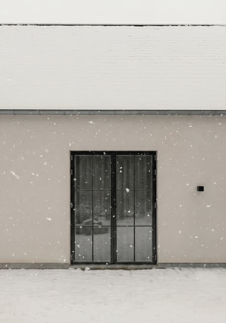 Lakeshore Barn House